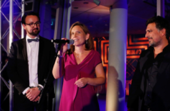 5.000€ für Stiftung Fairchance auf TRUE BERLIN Party von Shan Rahimkhan