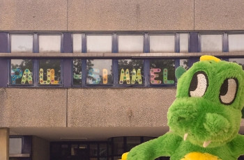 Paul Simmel Grundschule mit Drache Konstantin