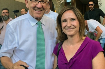 Vorstandsvorsitzende Dr. Verena Schöwel mit Winfried Kretschmann