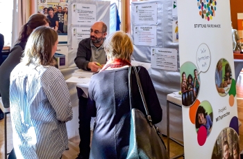 Foto MITsprache-Infostand am 9. Berliner Stiftungstag