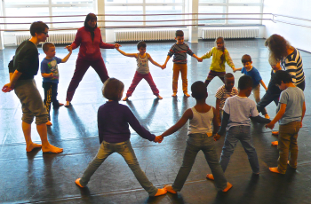 MITsprache-Kinder im Berliner Staatsballett