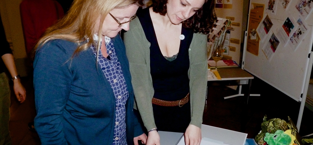 Infostand der Stiftung Fairchance