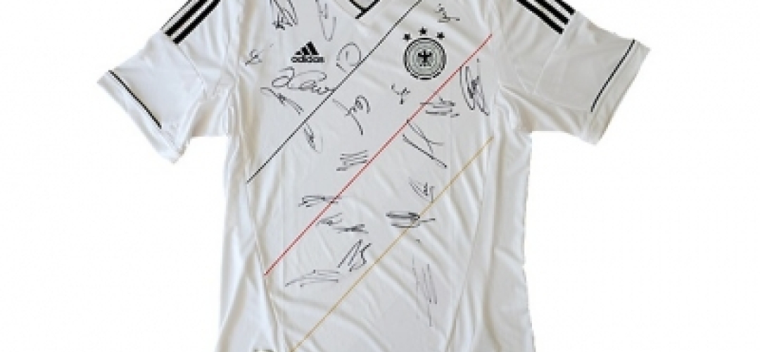 Benefizauktion von Joachim Löw für Sprachförderprojekt MITsprache